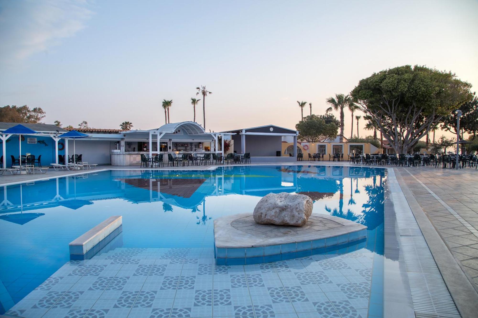 Atlantis Hotel Лампі Екстер'єр фото